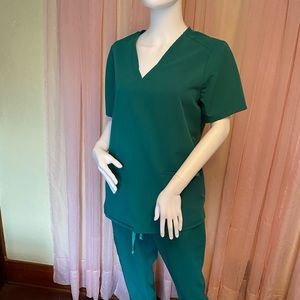 FIGS Catarina Scrub Top Hunter Green Medium
